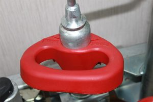 Ручка-держатель опорного колеса д. 48 мм арт 1210182