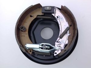 Щиток томозной F250  KNOTT  Аналог