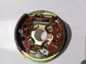 Щиток томозной F200 AL-KO Аналог