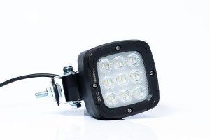 Fristom FT-064 LED Универсалная светoдиодная рабочая фара LED, с мин. мощностью 650 лм c функцией заднего хода (380 лм), 9 диодов, на шарнирном держателе, корпус чёрный.